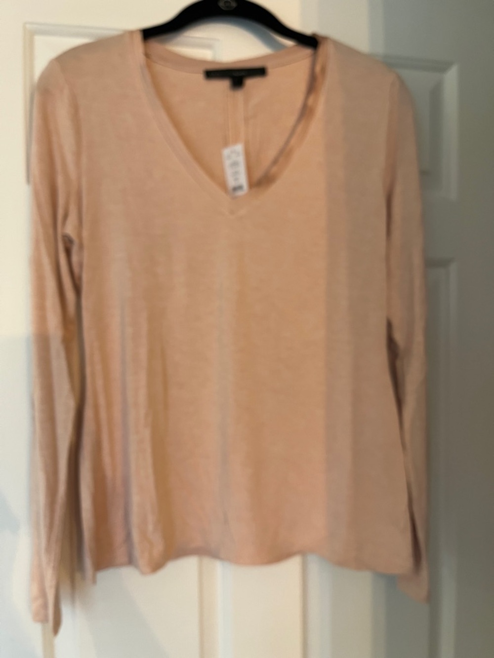 White House Black Market Women's Long Sleeve V-Neck Top in Heathered Blush
